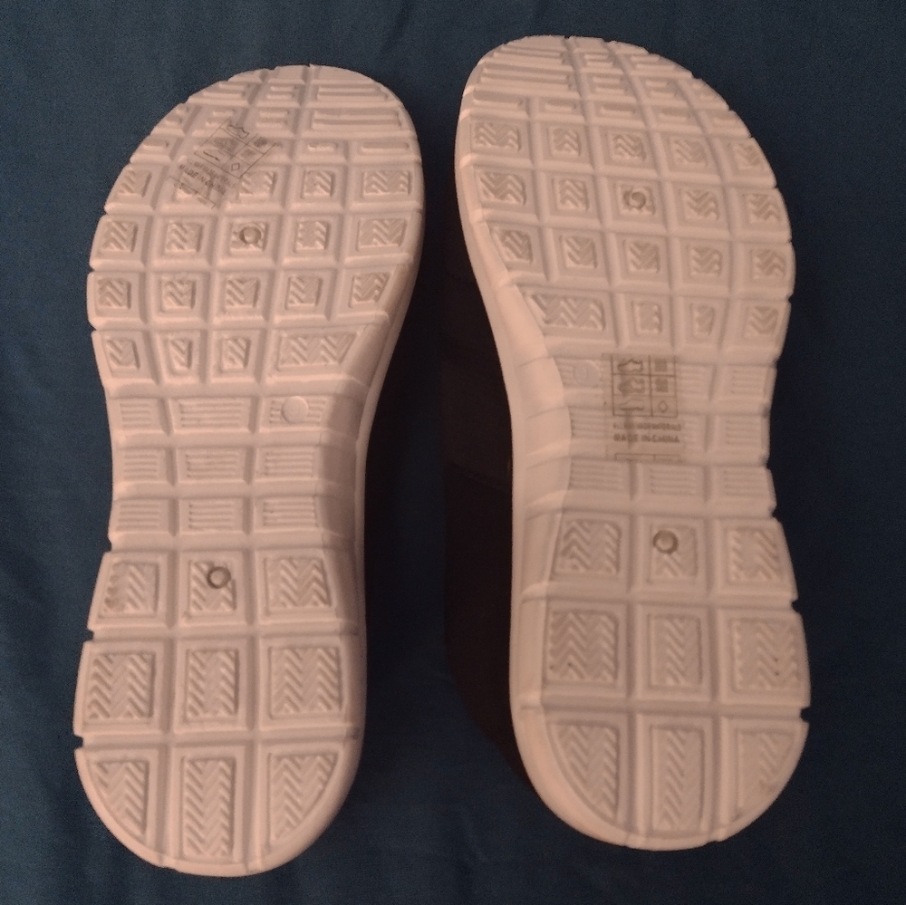 NWOT Take a Walk Women's Black Stretch Slip On Athletic Shoes with White Soles - Picture 10 of 15